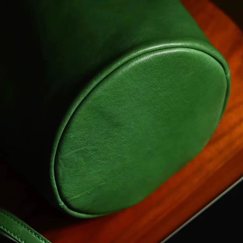 Sac Seau Vert Japonais pour Femme – Sac à Main Tendance en Cuir PU Simple et Polyvalent avec Fermeture Éclair et Accessoires Exquis – Nouvelle Collection