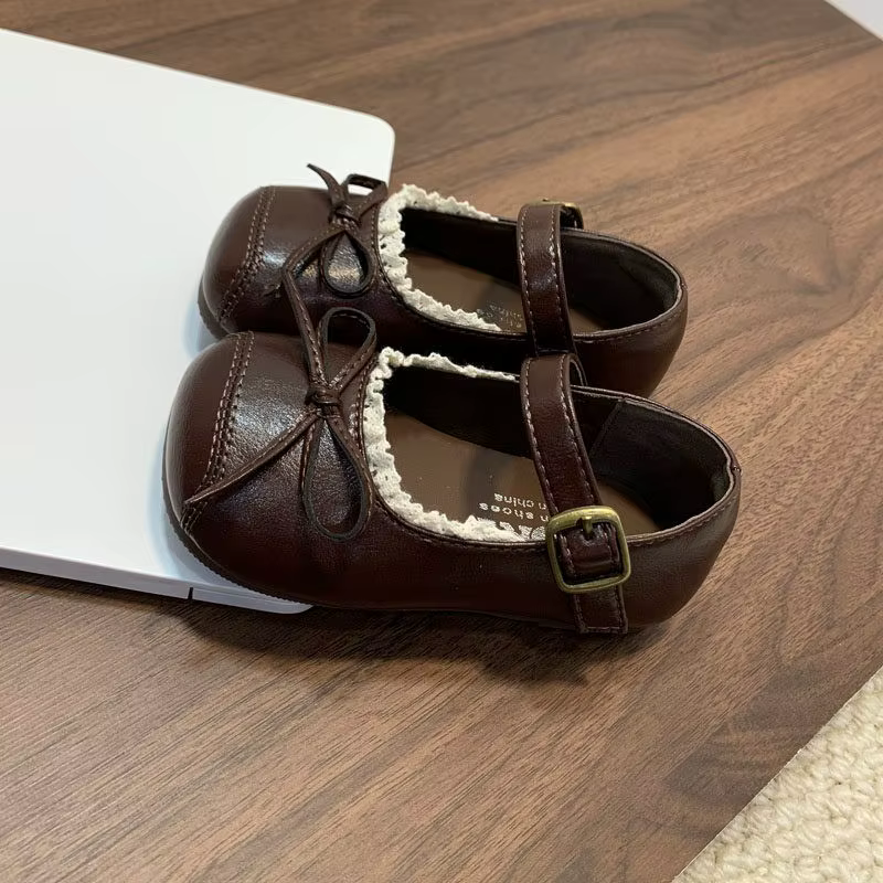 Chaussures de marche pour bébé, nœuds simples et élégants, chaussures plates pour filles, semelle souple, chaussures en cuir pour enfants, antidérapantes, tendance, modèle 2026, neuves