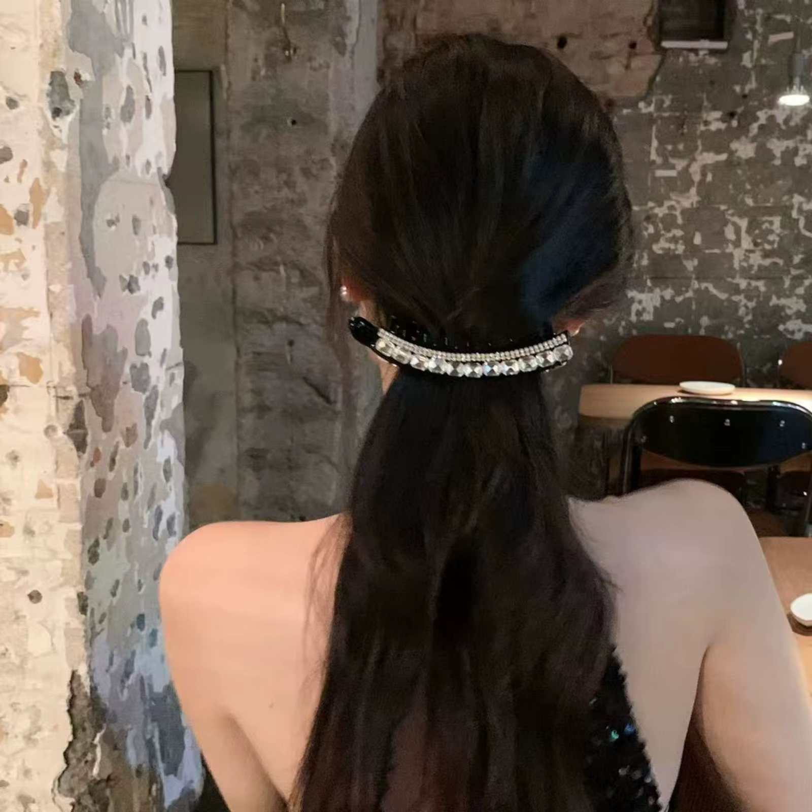Pince banane en strass croissant scintillant