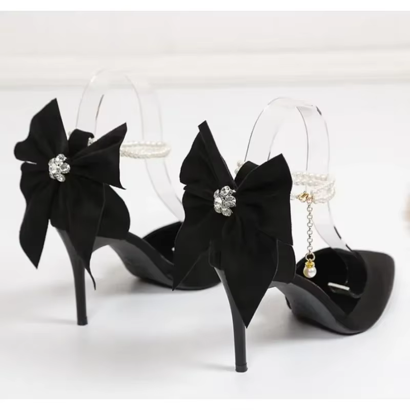 Chaussures de mariage rouges 2025 nouvelles talons aiguilles pointus femme bouche peu profonde nœud perle un mot boucle