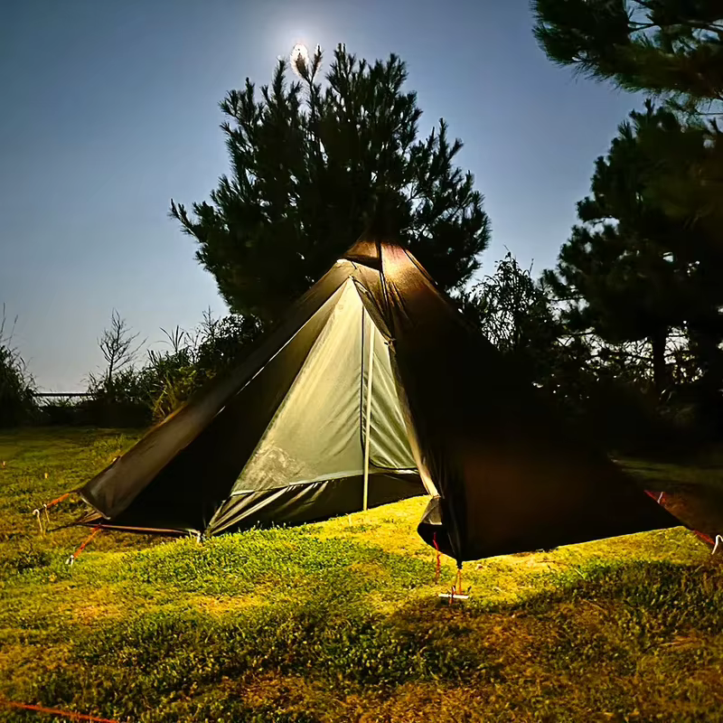 Tente de camping chaude avec fenêtre pour cheminée