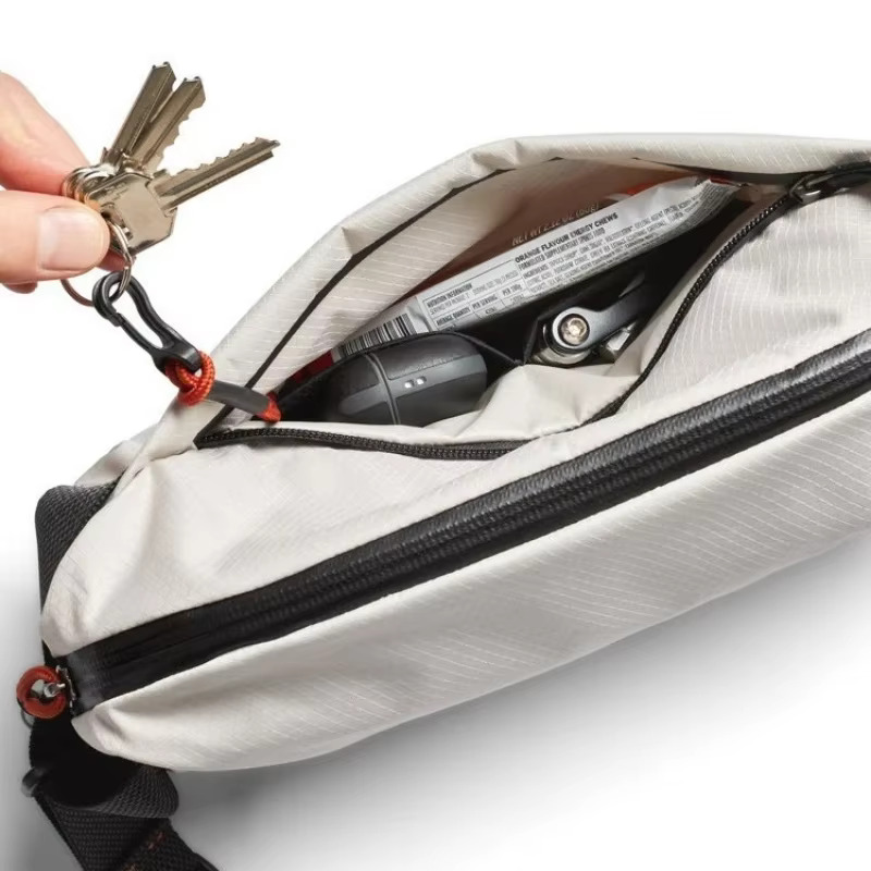 Sac à bandoulière essentiel minimaliste, sac à bandoulière Compact résistant à l'eau pour femmes et hommes, sac de poitrine pour la randonnée, les concerts et les déplacements quotidiens