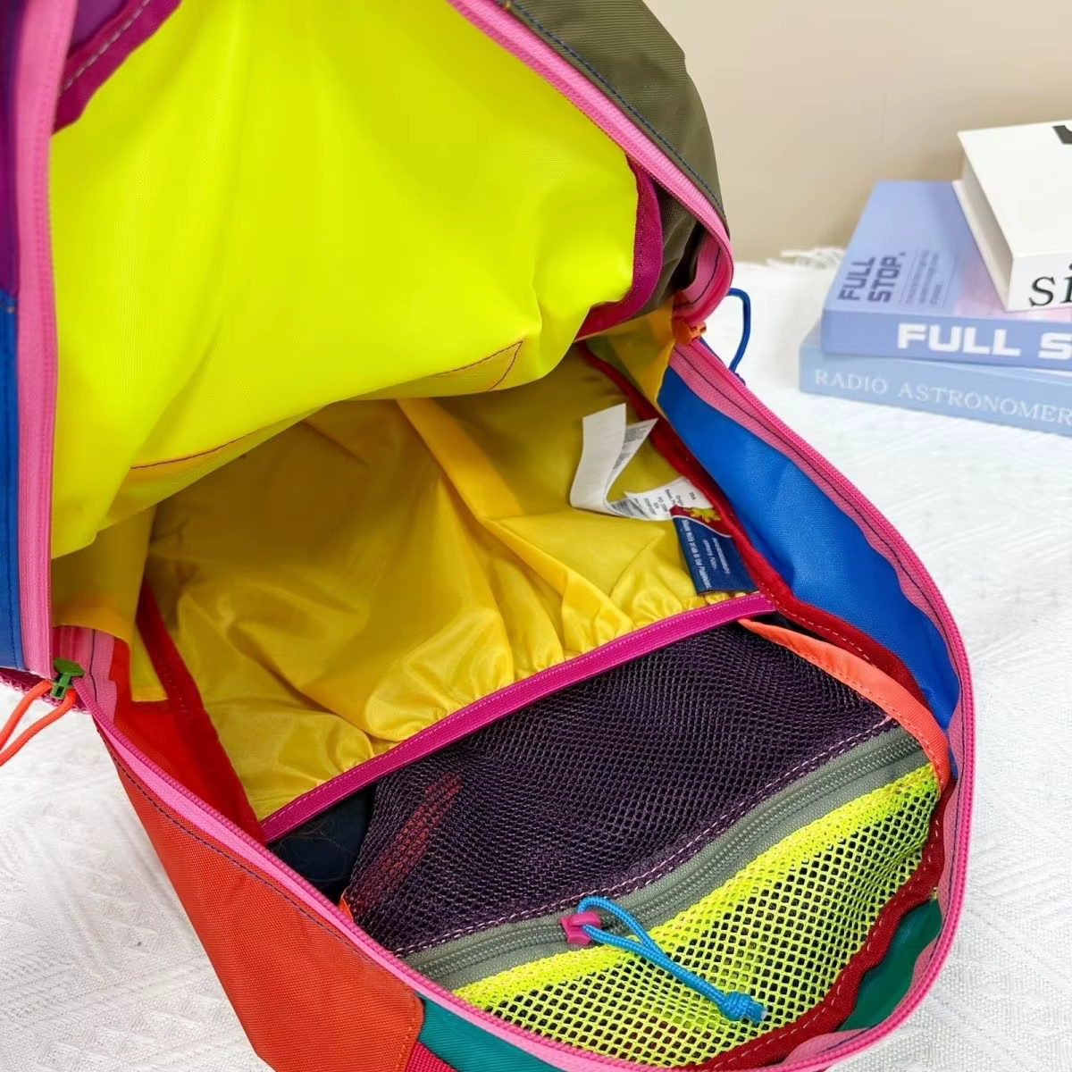 COTOPAXI Sac à dos de randonnée imperméable 24L multicolore, sac à dos de sport extérieur pour le camping, les voyages et la randonnée