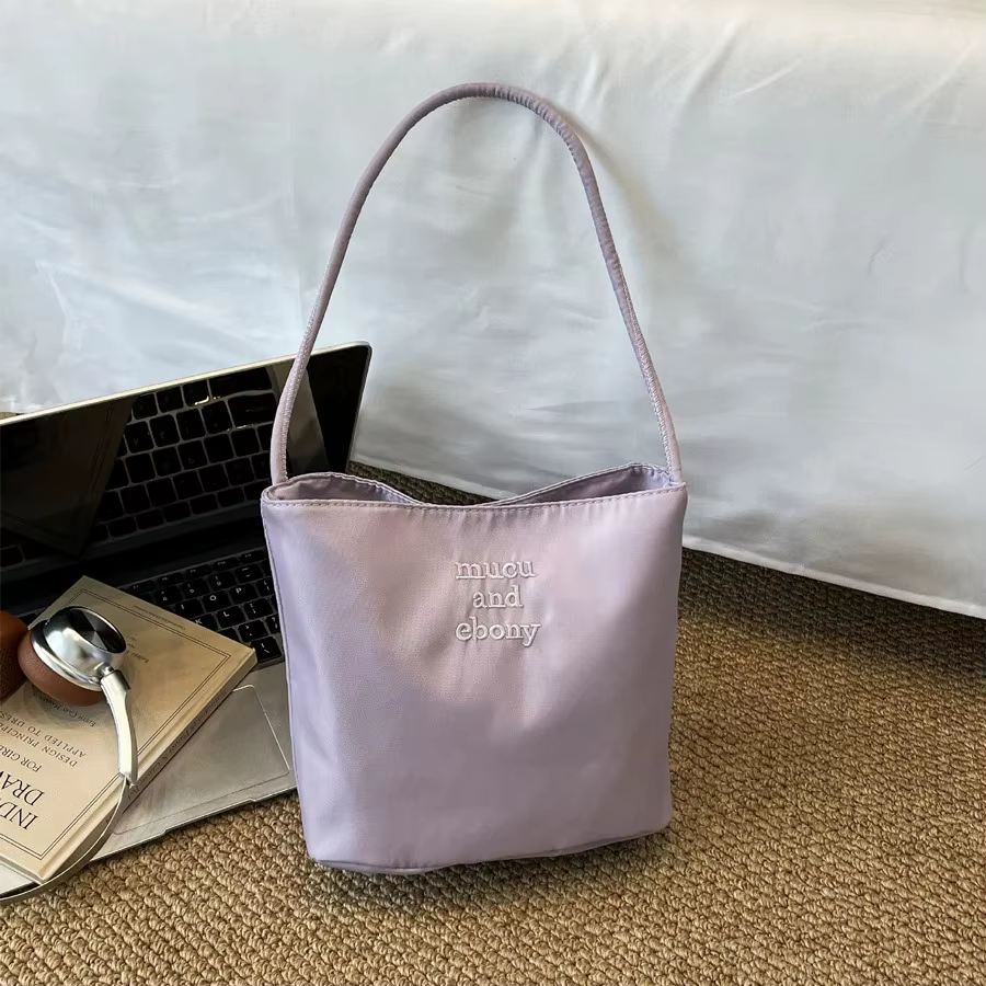 Sac carré brodé, sac seau en nylon tendance de style japonais, nouveau sac seau pour le printemps/été