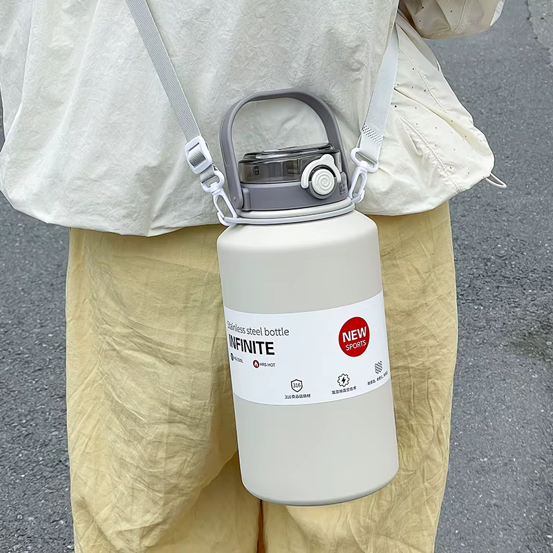 Bouteille isotherme en acier inoxydable grande capacité 800 ml/2000 ml avec poignée et paille