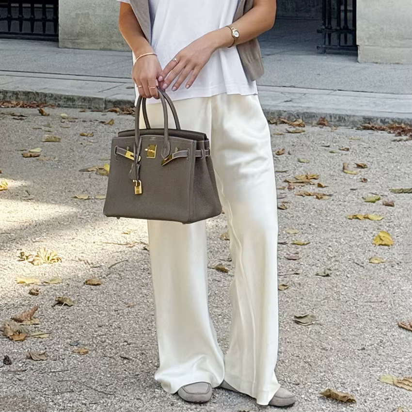 Pantalon large élégant en satin marron pour femme