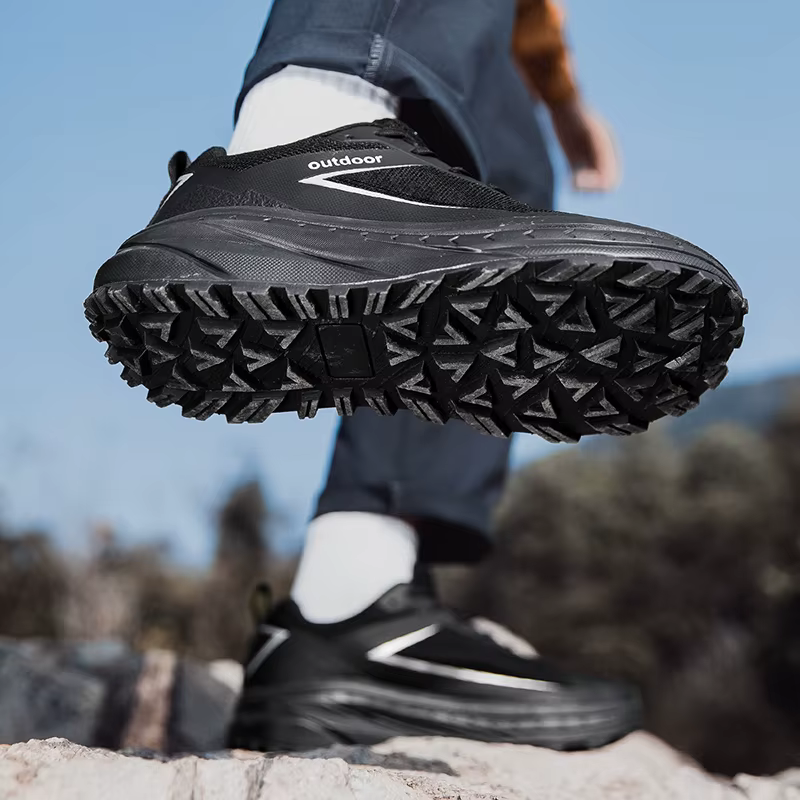 Chaussures de randonnée en plein air pour hommes, grande taille 48, d'alpinisme, en maille noire, respirantes, plates, de haute qualité, chaussures de sport à bout large
