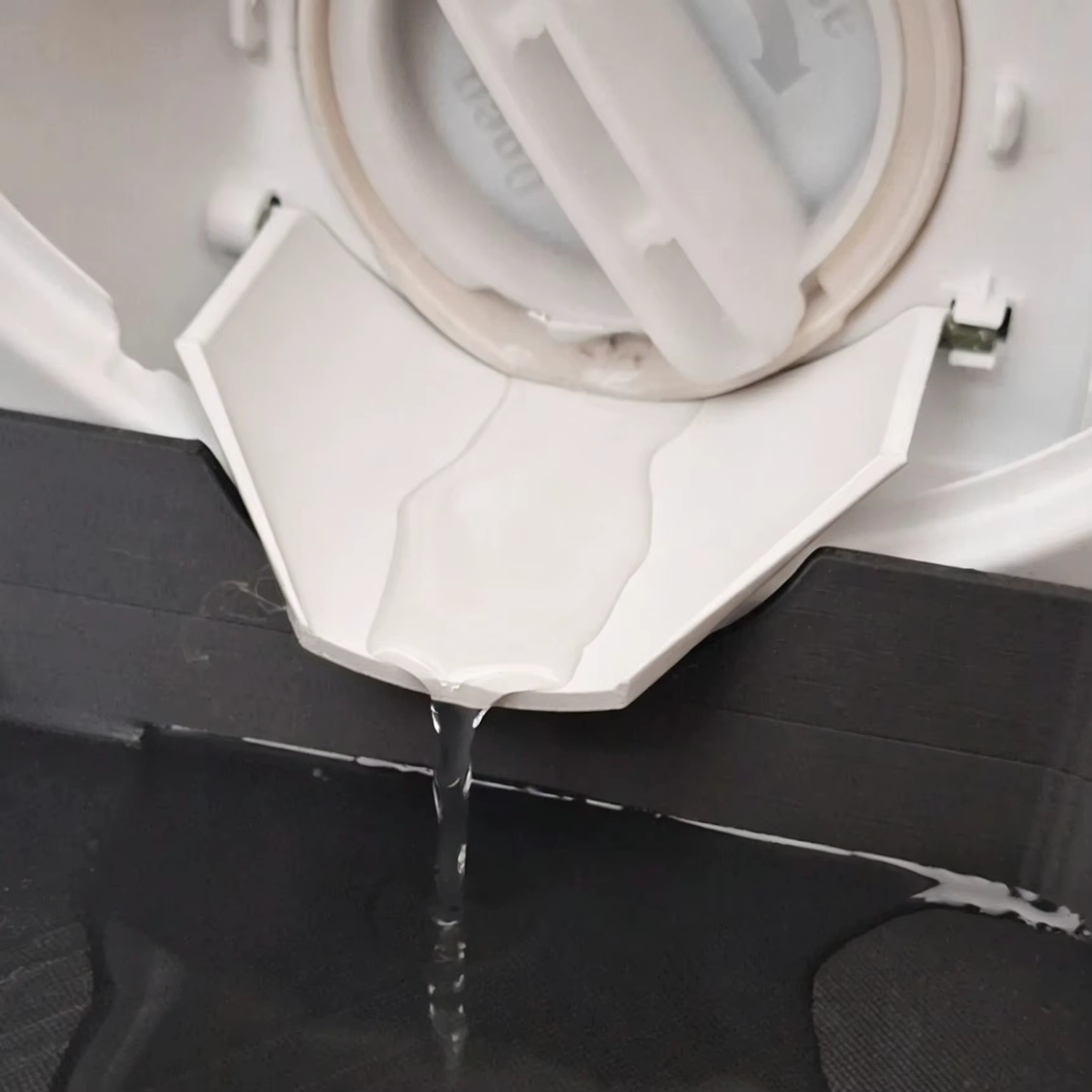 Accessoires de drainage multifonctionnels pour lave-linge, aubes de guidage. Outil de nettoyage des sorties d'eau pour éviter les débordements d'eau