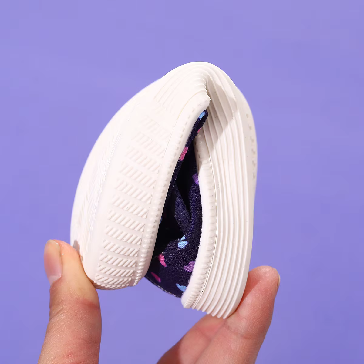 Chaussures en toile pour filles, baskets décontractées avec joli nœud et imprimé Velcro, design large adapté à l'intérieur et à l'extérieur en toutes saisons