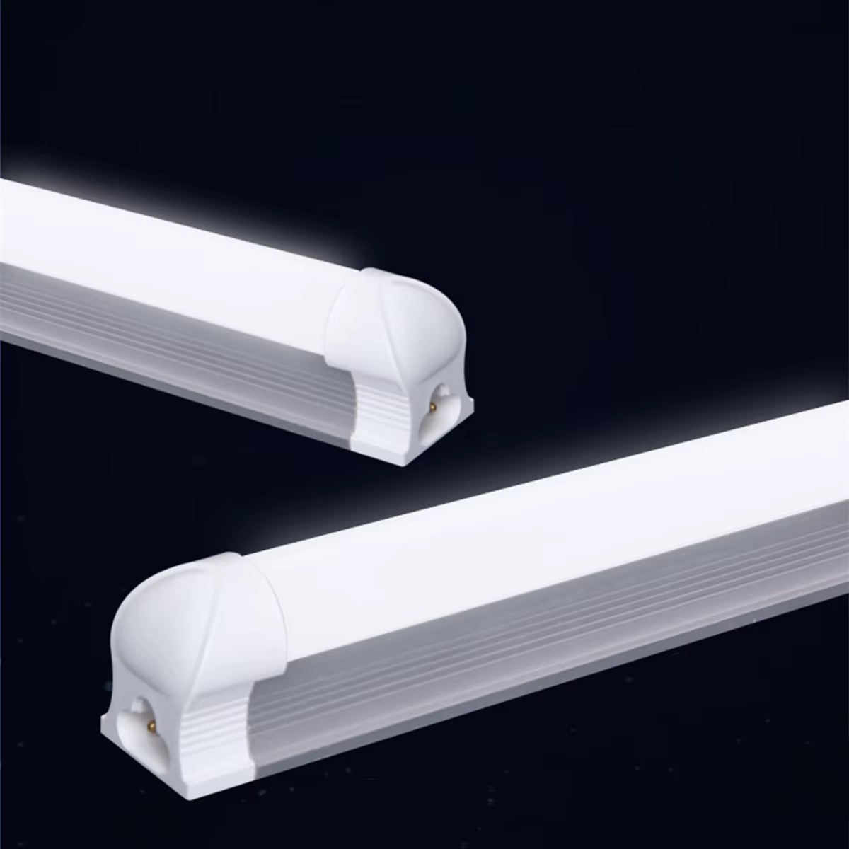 Les Tubes fluorescents LED haute luminosité T8 25W conviennent à l'éclairage des zones spacieuses dans les centres commerciaux, les hôtels et les salles d'exposition