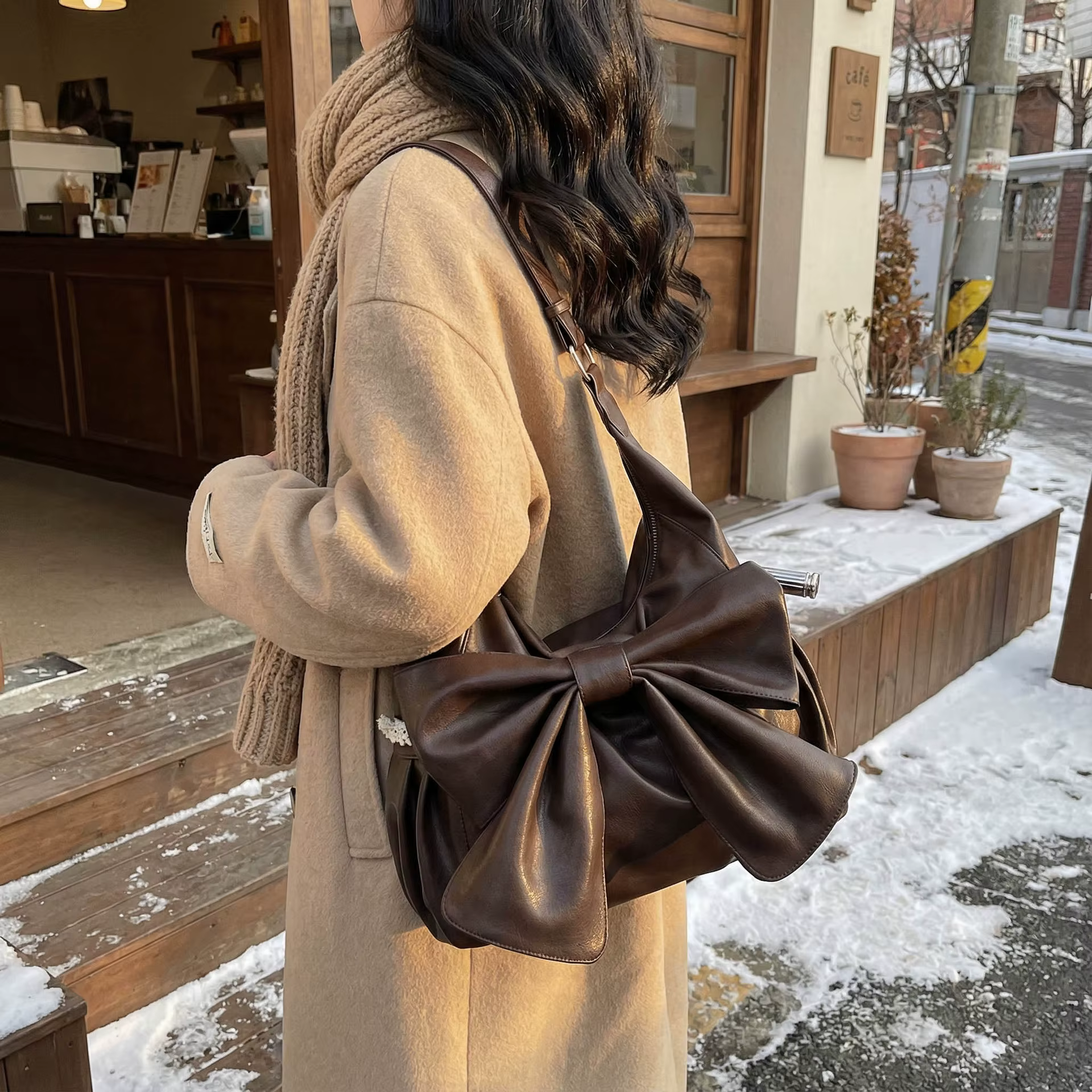 Sac seau décontracté de grande capacité pour femmes, sac à bandoulière avec nœud papillon, sac de banlieue tendance, sac seau plié en PU