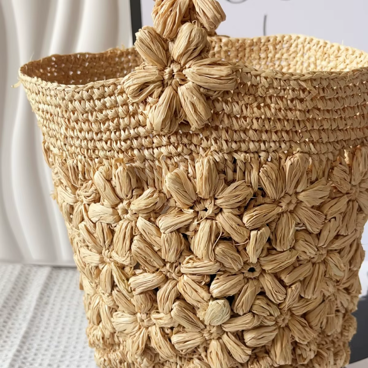 Sac seau en raphia tressé pour femme, fait main, avec fleur au crochet, sac à main en paille, style français, sac fourre-tout