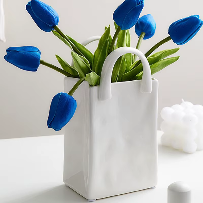 Vase blanc décoratif moderne en forme de sac à main