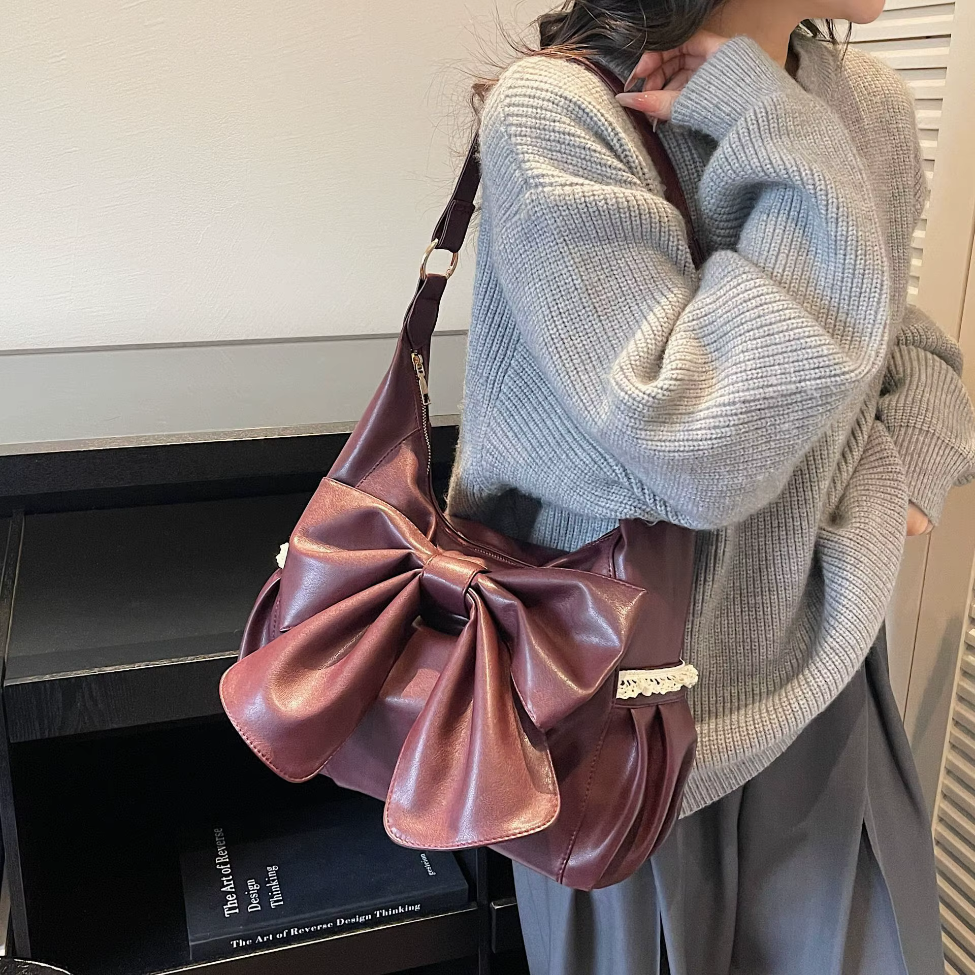 Sac seau décontracté de grande capacité pour femmes, sac à bandoulière avec nœud papillon, sac de banlieue tendance, sac seau plié en PU