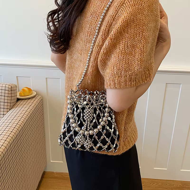 Sac seau perlé argenté scintillant pour femme
