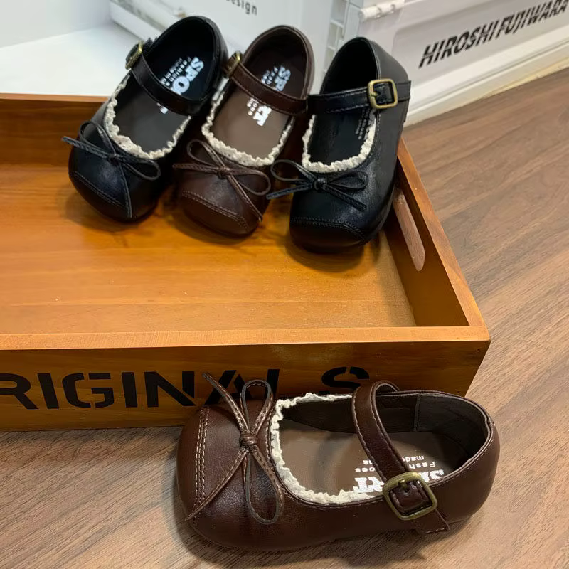 Chaussures de marche pour bébé, nœuds simples et élégants, chaussures plates pour filles, semelle souple, chaussures en cuir pour enfants, antidérapantes, tendance, modèle 2026, neuves