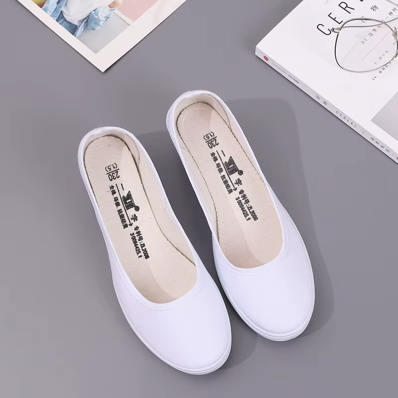 Chaussures d'infirmière blanches à la mode
