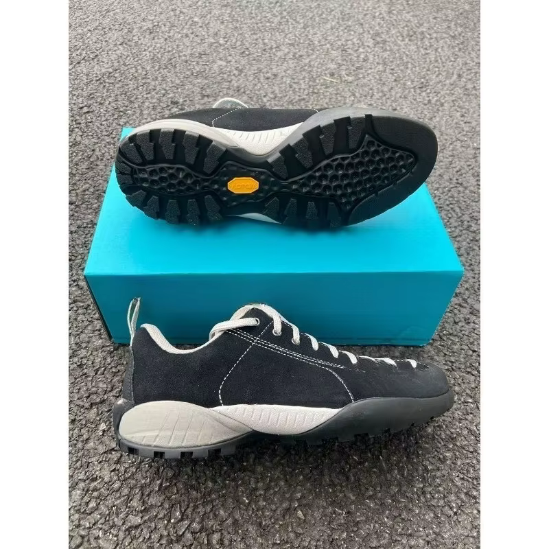 Chaussures de randonnée classiques confortables antidérapantes de haute qualité